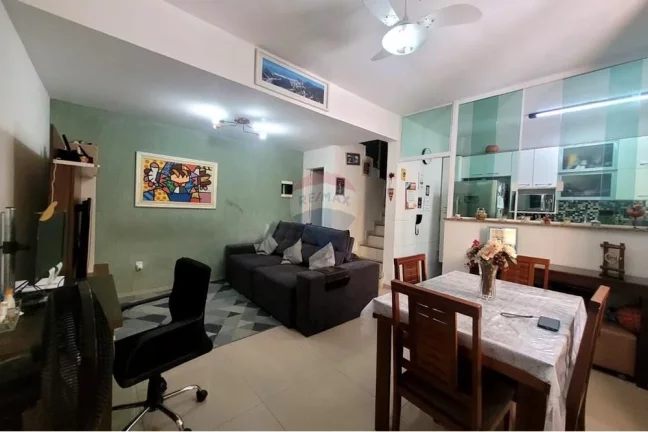 Imagem Casa á venda com 2 quartos com 93m² em Bento Ribeiro - Rio de Janeiro