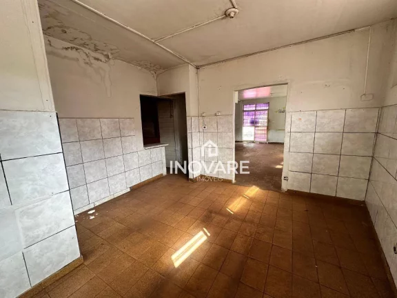 Imagem Casa com 3 dormitórios para alugar, 245 m² por R$ 2.000,00/mês - Setor Central - Itumbiara/GO