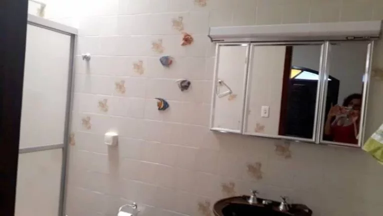 Imagem CASA LADO PRAIA - TODA REFORMADA - 3 DORMITORIOS S/UMA SUITE