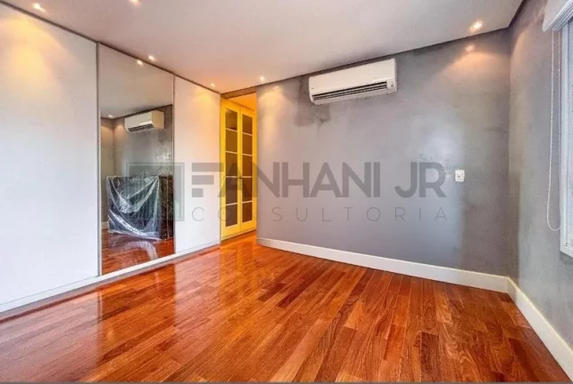 Imagem Venha conhecer o apartamento dos seus sonhos! Este incrível Loft Duplex está em excelente estado e possui características que vão te encantar. Ao ent