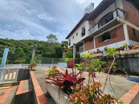 Imagem Casa para Venda em Teresópolis / RJ no bairro Golfe