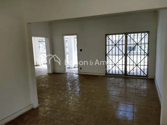 Imagem Venda, imóvel comercial, Bairro Bosque, em Campinas. 
Zoneamento ZM 2.
Avenida de grande fluxo, loc...