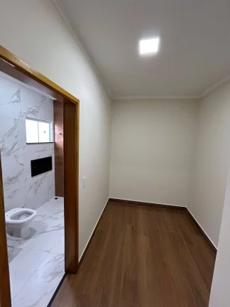 Imagem CASA À VENDA NO LÍVIA - C/ 3 DORM