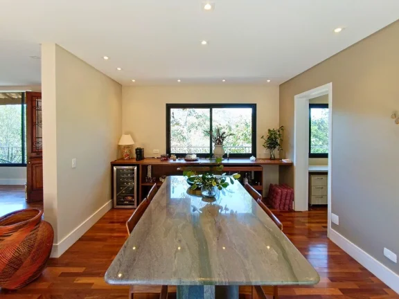 Imagem O Equilíbrio Perfeito entre o Design Moderno e o Acolhimento da Serra