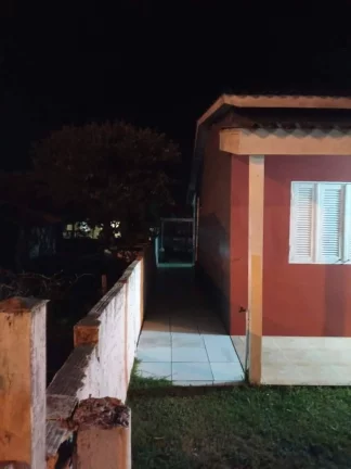 Imagem Ótimo Investimento !!! - Casa, e mais dois Kit Nets, centro de Pinhal