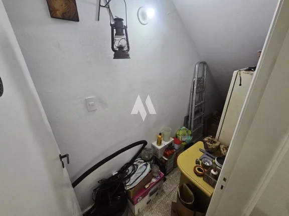 Imagem Casa Térrea no Embaré ao lado do shopping, 03 quartos e 02 vagas de garagem!