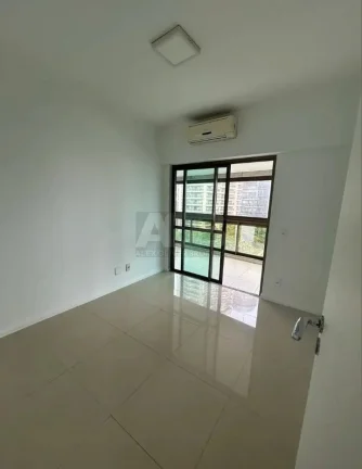 Imagem Apartamento à venda na Barra da Tijuca, 140m2, 4Qtos, 2vgas, Quadra d Praia