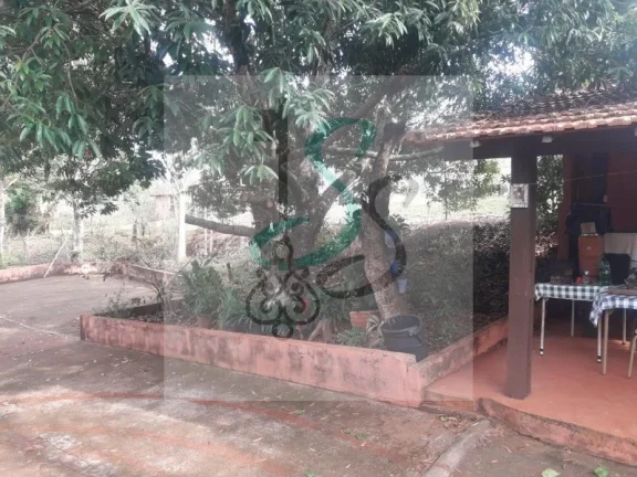 Imagem Venda de sítio em São Tomás de Aquino. O sítio com 3 alqueires, 6.000 pés de café, pasto para 10 cabeças de gado, poço artesiano com 72 m de profundi