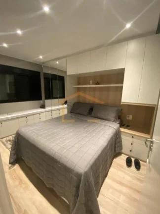 Imagem Apartamento, 2 dormitórios, 1 banheiro, sala dois ambientes com sacada, cozinha estilo americana co...