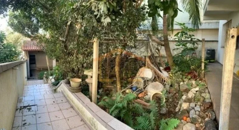 Imagem Casa com 300m² de área construída, 3 dormitórios amplos e arejados, sala para 2 ambientes, 3 ban...