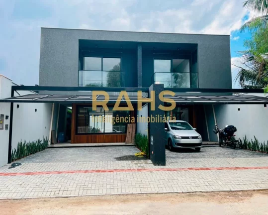 Imagem Lindo geminado de alto padrão no Condomínio Santos Dumont Este imóvel é para você, que busca um...