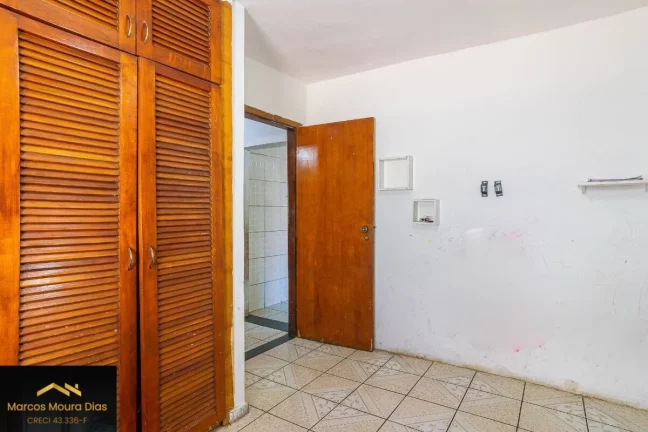 Imagem Casa no Jardim Esmeralda, 3 vagas de garagem, 4 quartos e Churrasqueira- região Rio Pequeno