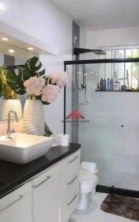 Imagem Casa Triplex, 4 qtos, 2 stes, 4 vagas