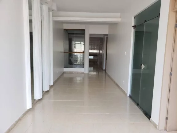 Imagem Casa de Cobertura à Venda no Bairro Grageru - Espaçosa com 370m² e Cobertura Livre de 100m²