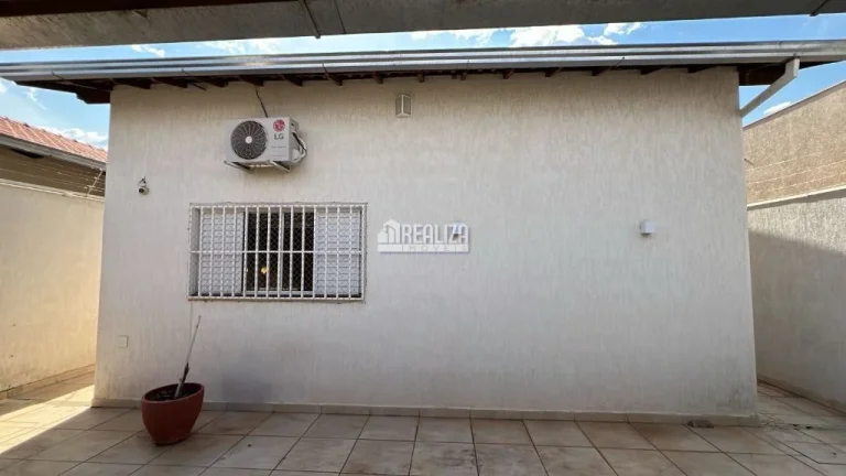 Imagem Casa à Venda no Jardim Nenê Gomes, em Uberaba