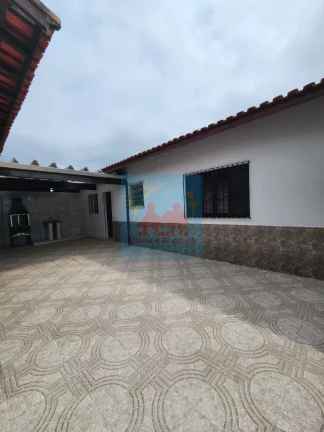 Imagem Casa com Piscina, Lote Inteiro Mongaguá - 4 dormitórios - 03 vagas de garagem