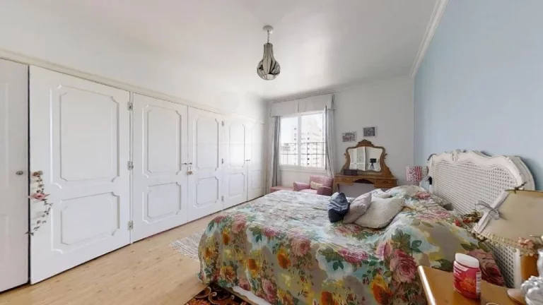 Imagem Apartamento no último andar de prédio em Higienópolis com 260m²!