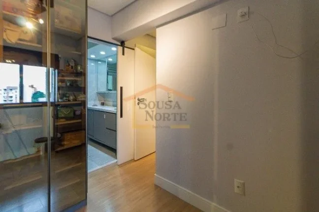 Imagem Apartamento reformado com 55m², 2 dormitórios, sendo 1 suite, 2 banheiros e 1 vaga de garagem. Pos...
