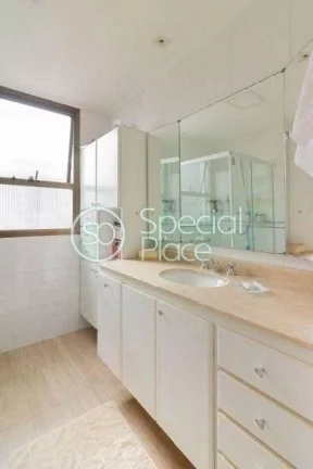 Imagem 170 metros 3 dormitórios 4 banheiros 2 vagas lavabo dormitório de empregada Ótimo apartamento, be...