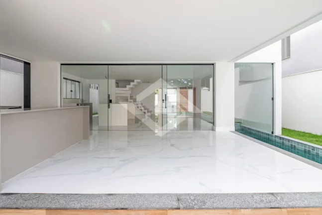 Imagem Casa Duplex 4 Suítes e 317m² no Recreio dos Bandeirantes |