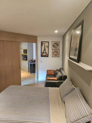 Imagem Apartamento à venda em São Paulo, Vila Nova Conceição, com 1 quarto, 37m2 e 1 vaga. Reformado e mobiliado.