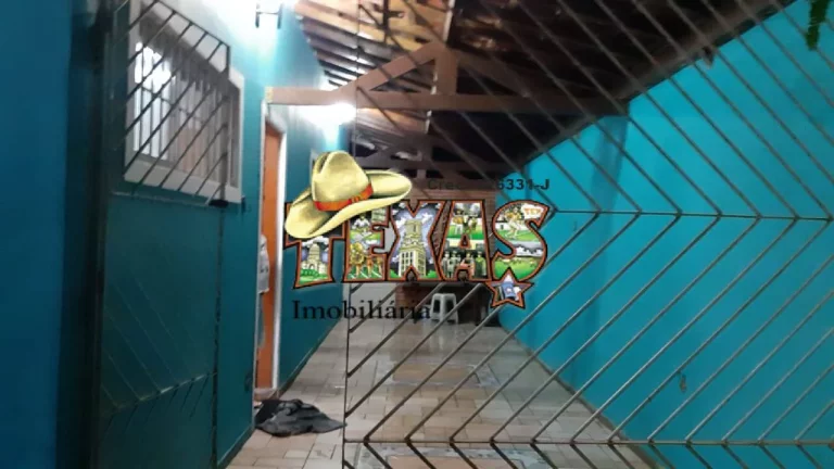 Imagem LINDA CASA COM PISCINA NO GAIVOTA PARA VENDA