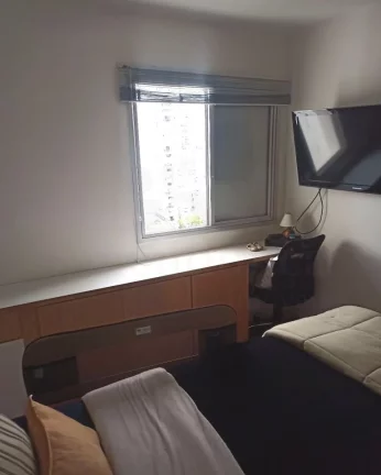 Imagem Apartamento com living para 02 ambientes, piso de tacos, dormitórios com armários, closet, banheir...