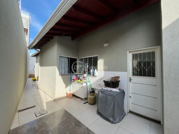 Imagem Imperdível oportunidade de investimento: Casa à venda em Campo Grande-MS, bairro Água Limpa Park, 2 quartos, 1 suíte, 1 sala, 1 banheiro, 2 vagas de garagem, 76,00 m². Confira!