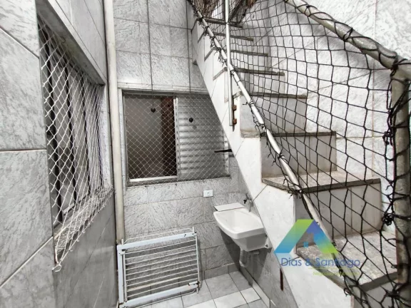 Imagem Sobrado com 3 dormitórios e 2 vagas à três quadras do Metrô Sacomã!!