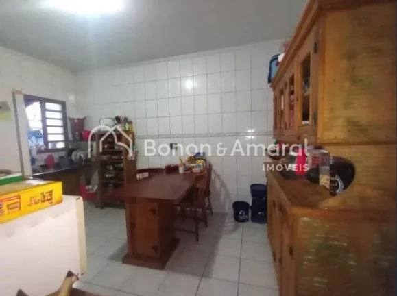 Imagem Excelente oportunidade de compra em Valinhos! Casa aconchegante localizada em um tranquilo condomín...