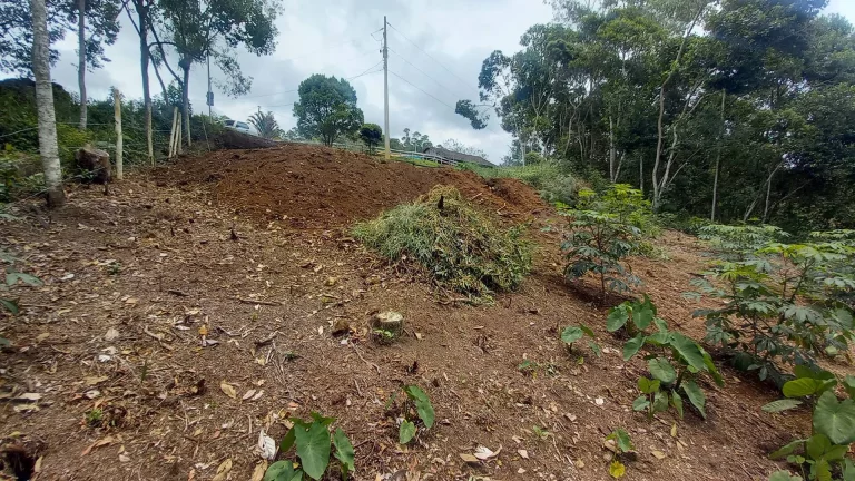 Imagem VENDO ESTE EXCELENTE TERRENO EM NOVA FRIBURGO - BAIRRO: TOLEDO