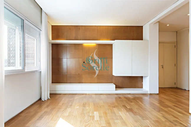 Imagem Excelente Apartamento à Venda na Vila Nova Conceição - São Paulo/SP.,