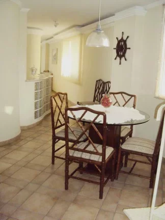 Imagem PITANGUEIRAS- NA QUADRA DA PRAIA , LOCALIZAÇÃO PRIVILEGIADA , GARAGEM NO PRÉDIO.