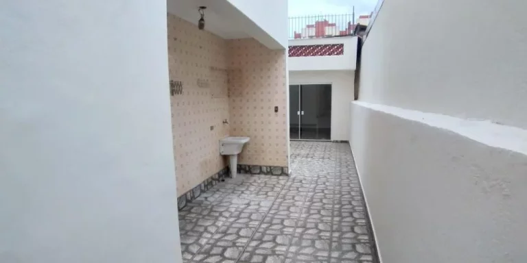 Imagem Sobrado com 4 dormitórios à venda, 212 m² por R$ 1.100.000,00 - Centro - Suzano/SP
