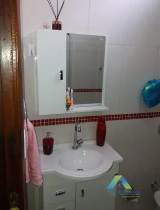 Imagem RUDGE RAMOS Casa térrea, 283 metros, 3 dormitórios, 4 vagas Edícula, ótima localização e valor !!!