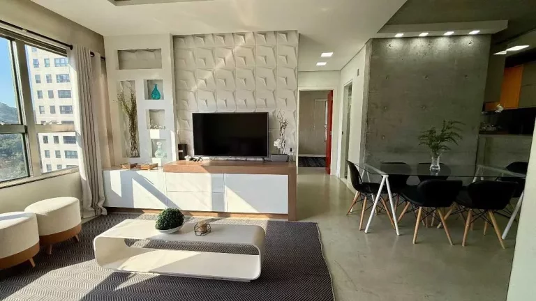Imagem Apartamento com 2 dormitórios e 1 vaga de garagem na Praia Brava em Itajaí/SC