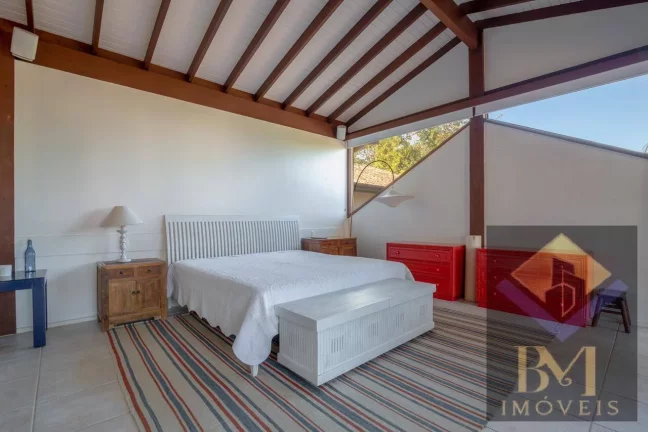 Imagem Belissima casa a venda no Litoral Norte, pé na areia, ideal para pousada.