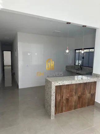 Imagem A casa possui 

- 3 quartos sendo 1 suíte 
- Sala 
- Cozinha 
- Banheiro social 
- Área Gurmet 
- ...