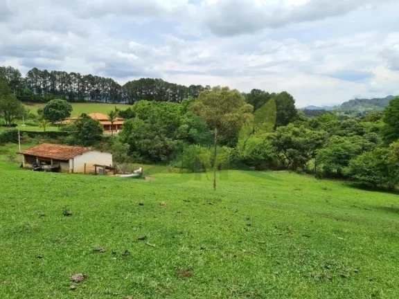 Imagem Lindo Sítio à Venda em Piracaia – 48.400 m² de Tradição e Beleza Natural
