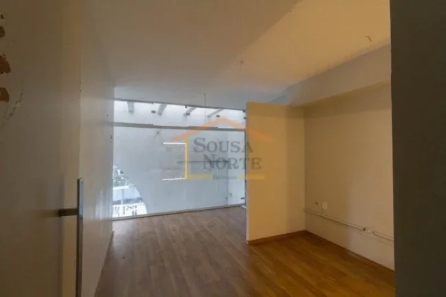 Imagem Ponto comercial com aproximadamente 516 m², composto por diversos ambientes e banheiros, possibilit...