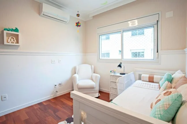 Imagem Apartamento 258M², 3Q, 3 Suítes, 2 Salas, 5 Banheiros, 4 Vagas, Varanda Gourmet, Academia, Piscinas, Churrasqueira, Salão de Festas e Jogos, Depósito.