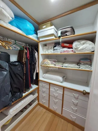 Imagem Apartamento mobiliado de 278m² 1 por andar, 3 suítes, andar alto e vista mar. Varanda gourmet clim