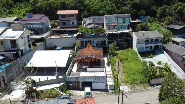 Imagem Vista Maravilhosa, casa na Praia de São Miguel, com 04 quartos em Penha com ótima localização.
