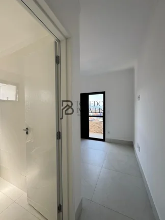 Imagem Apartamento 2 Dormitórios sendo 1 suíte a 200 metros do mar no bairro Caiçara - Praia Grande