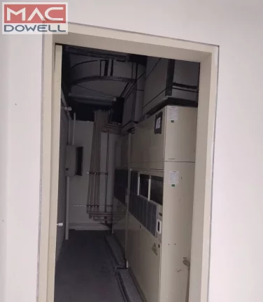 Imagem Loja linear de 428 m² em frente a Praia de Botafogo no Rio de Janeiro