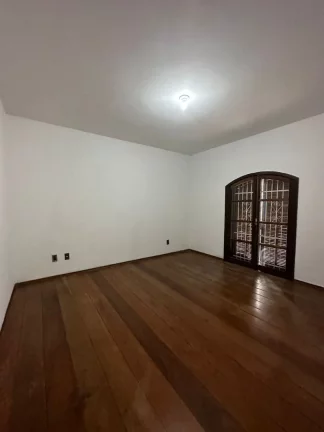 Imagem Sobrado com 3 dormitórios para alugar, 287 m² por R$ 3.369,17/mês - Centro - Jacareí/SP