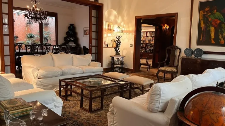Imagem Casa Alto de Pinheiros - 400M², 4 Dorms, 2 Suítes, 6 Vagas, Alto Padrão.