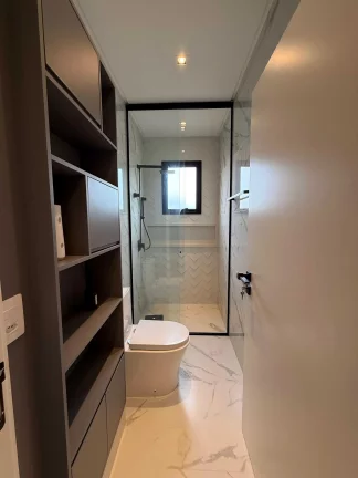 Imagem Casa mobiliada no Condomínio Caledônia com 2 suítes, 2 demi-suites e 4 vagas em Camboriú/SC
