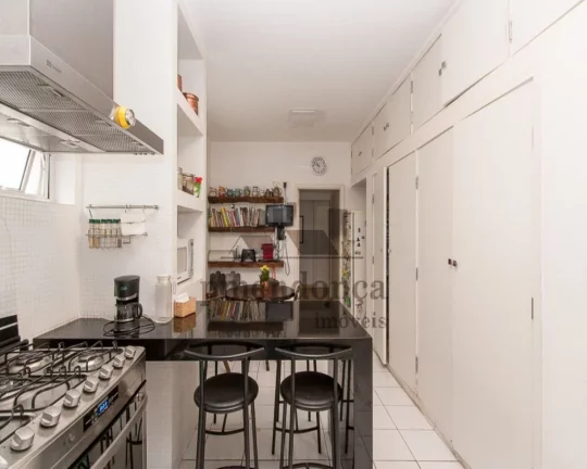 Imagem living para 2 ambientes integrado som a sala de jantar, lavabo, 3 dormitórios sendo 1