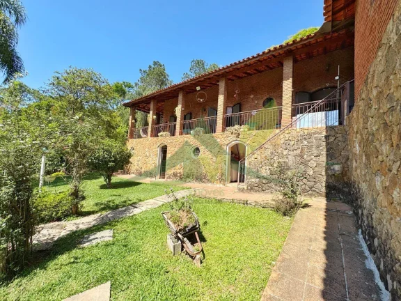 Imagem Chácara à Venda em Atibaia – 4.560 m² com Piscina, Lago, e Área de Lazer Co